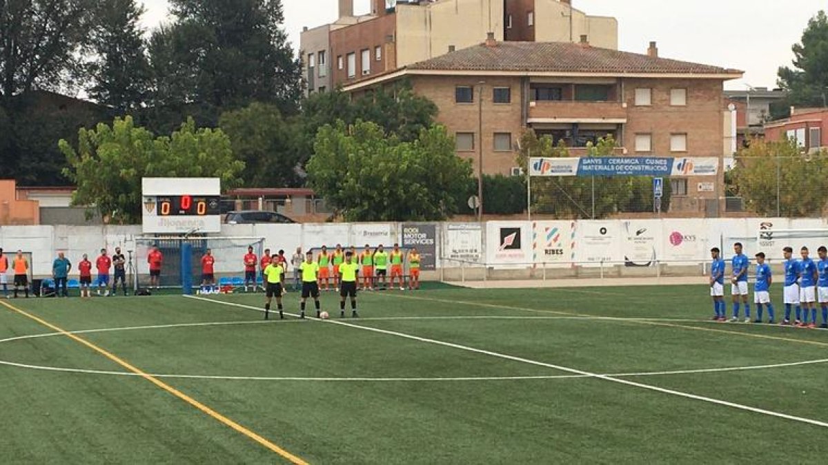 Antes del partido se guardó un minuto de silencio en memoria de Jaume Aldabó, referente histórico del sector inmobiliario.