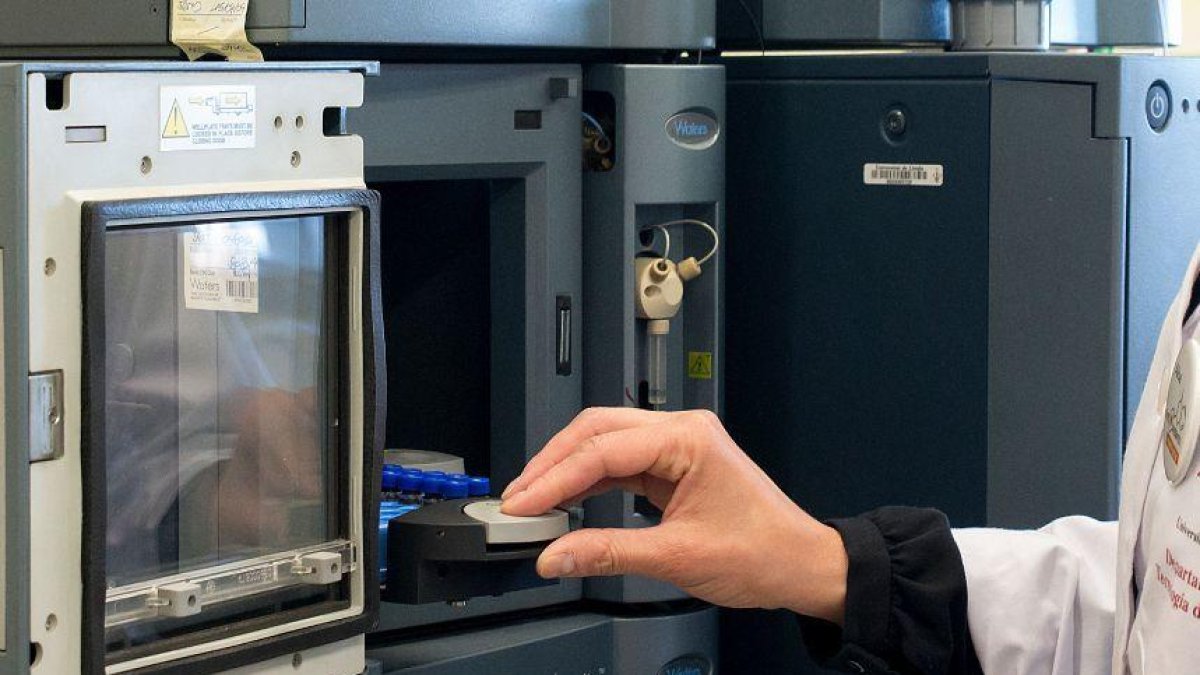 Una investigadora de Tecnologia dels Aliments.