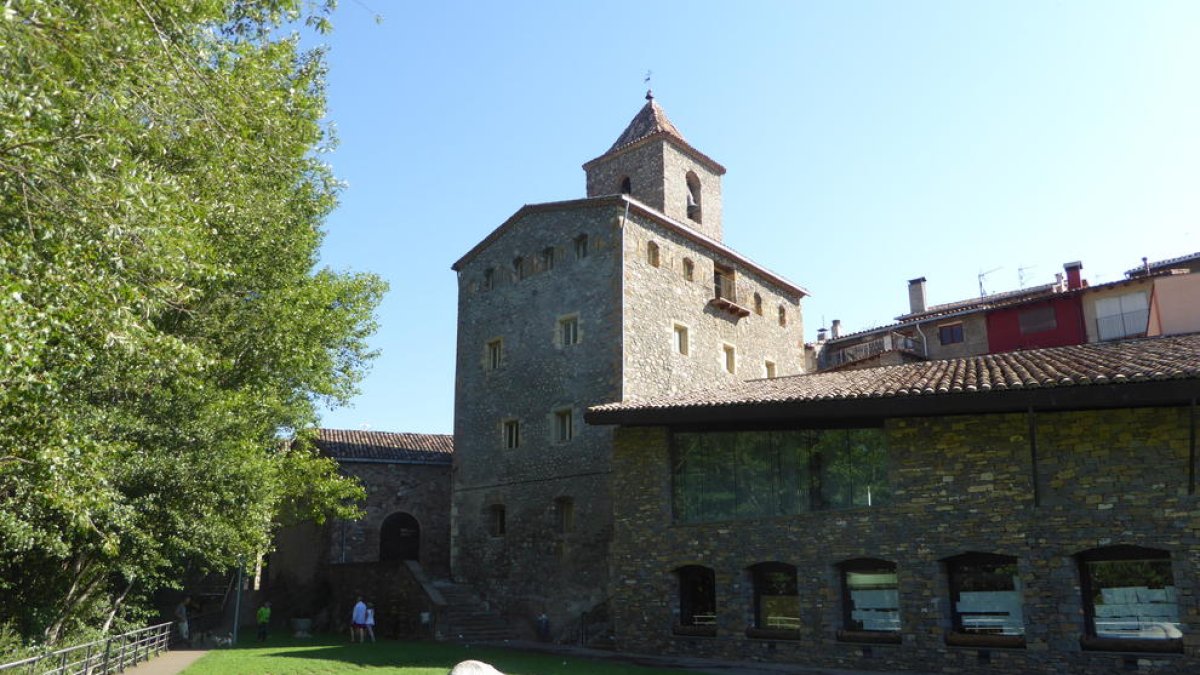 El Palau Abacial de El Pont, que acogerá el archivo comarcal.
