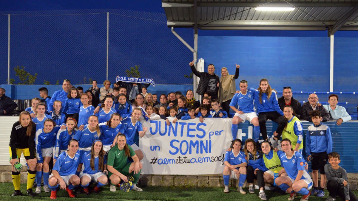 L’AEM, el dia que va celebrar l’ascens a la Primera B.