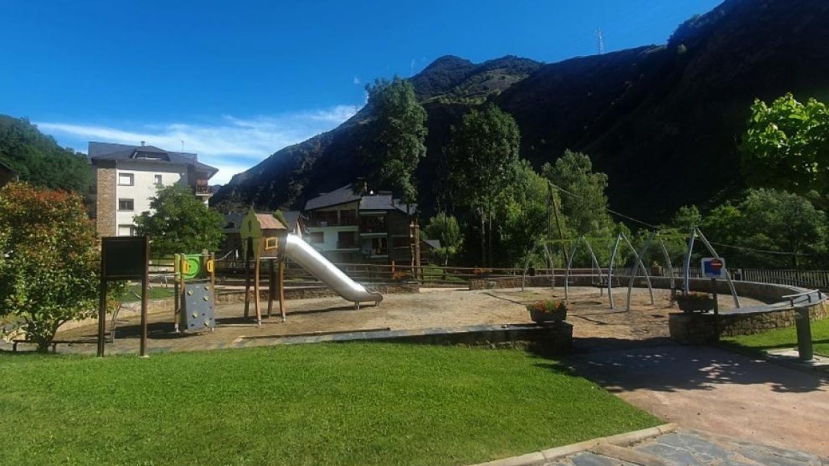 La nova àrea infantil totalment reformada.
