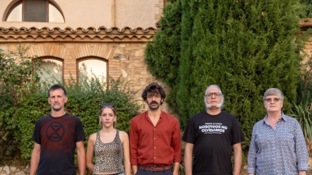 Joana, Xavi, Roser i Joan posen amb David Verdaguer al centre.