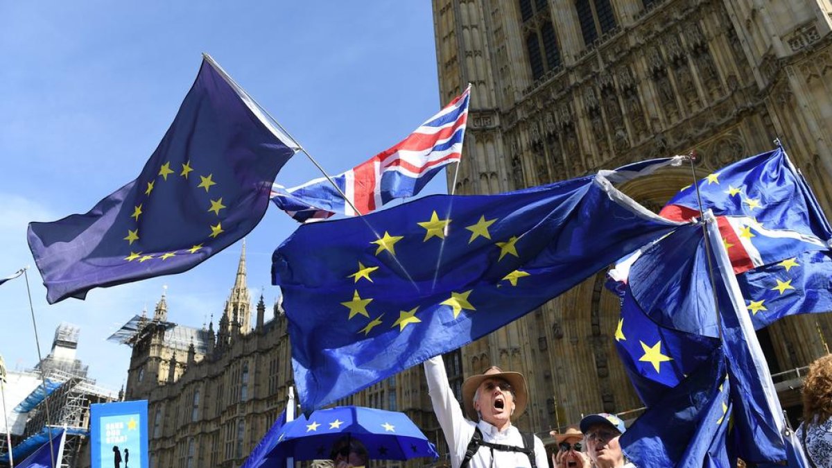 La justícia escocesa desestima temporalment paralitzar el tancament del Parlament britànic