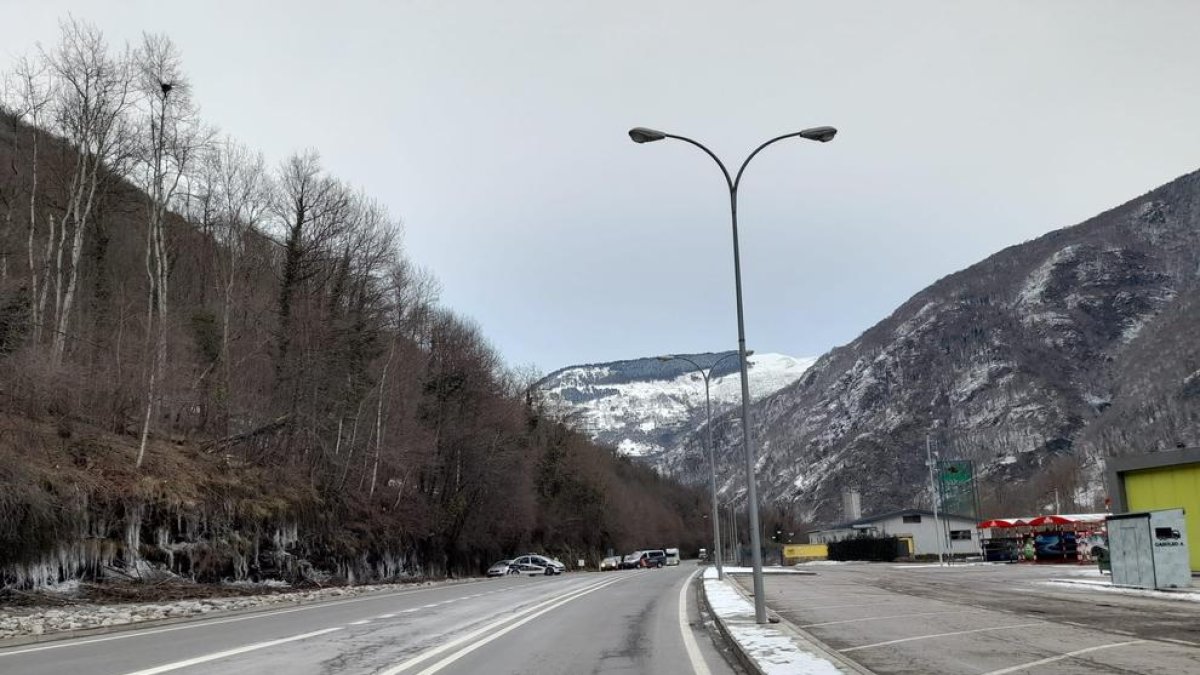 La Policía Nacional hizo ayer controles en la N-230 en Les.
