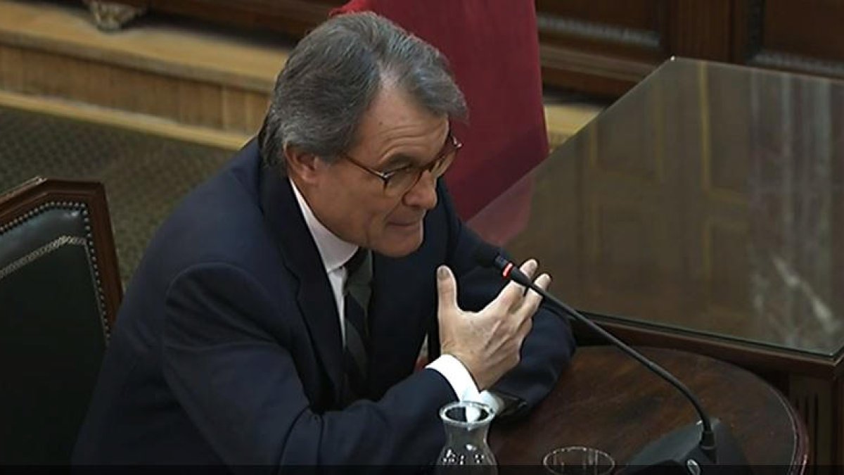 Mas recomendó a Puigdemont que no se saliera de la hoja de ruta