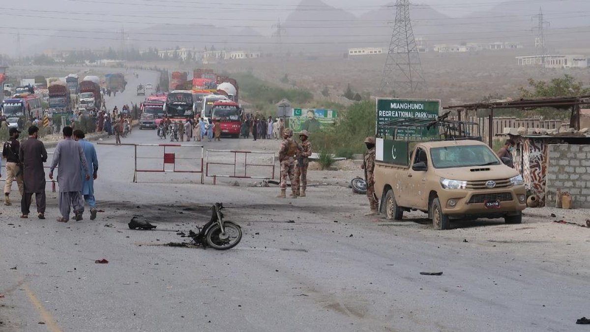 Un atemptat perpetrat pel grup talibà del Pakistan va deixar almenys tres morts a l’oest del país.