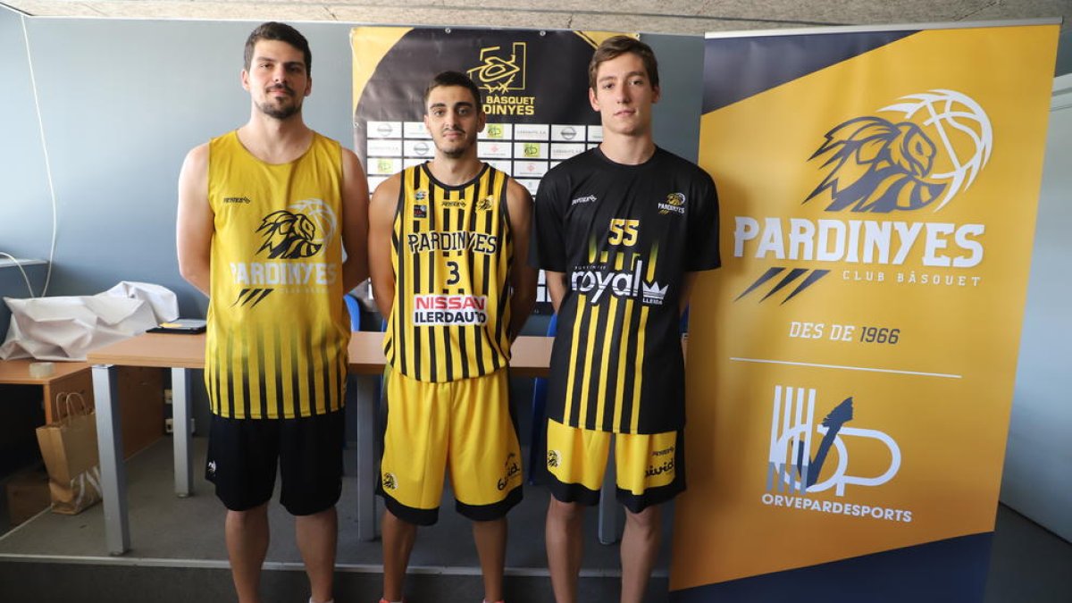 El Pardinyes presenta sus nuevas equipaciones y su renovado logo