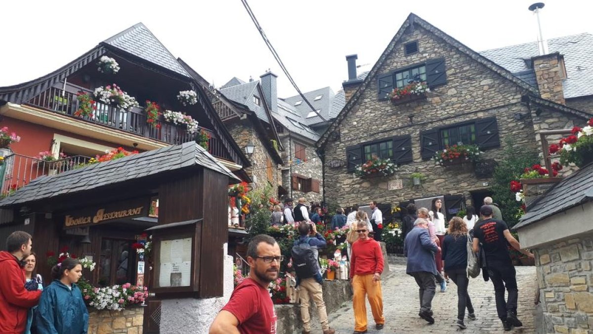 Algunas de las autoridades que participaron en el acto.