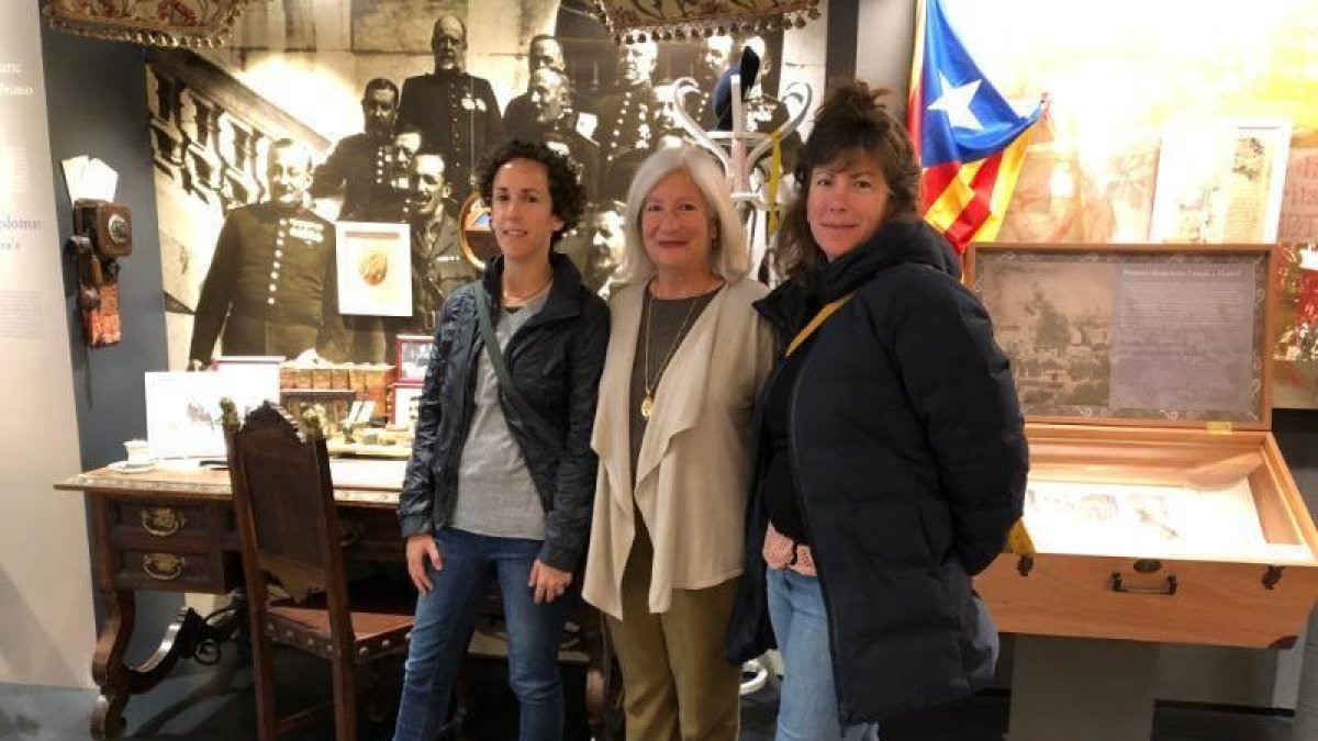 La besnéta de Macià visita l'espai dedicat al president