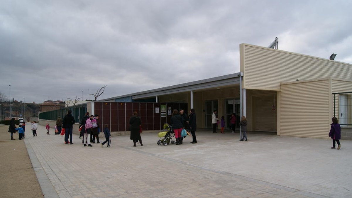 Imatge de l’escola Mont-roig, encara per acabar i per a la qual la Paeria demana un crèdit de 2,7 milions.