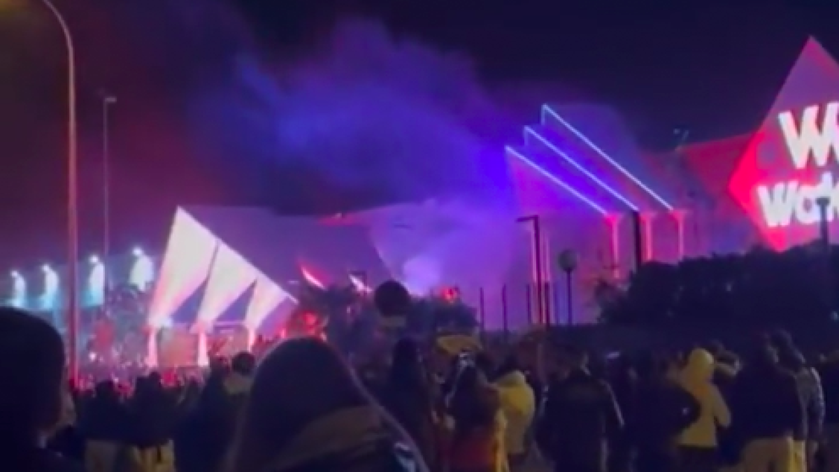 VÍDEO. Joves atacan la discoteca Waka de Sabadell y protestan por incidentes racistas