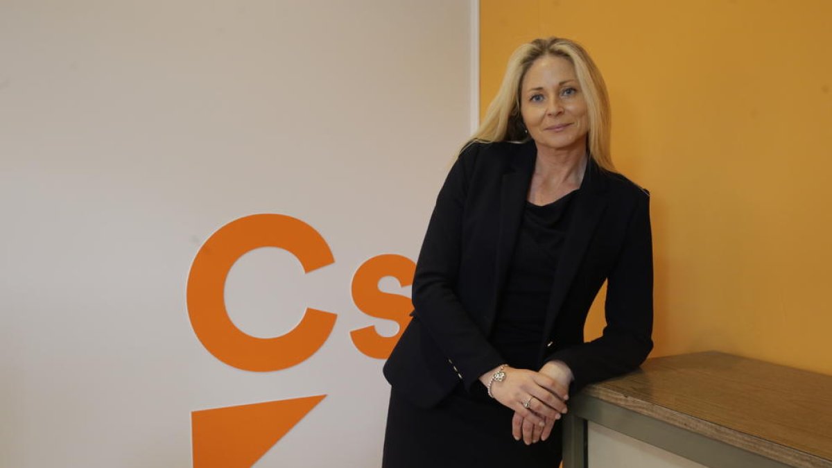 Maria Burrel: «Los planes educativos tienen que centralizarse. La escuela catalana adoctrina»