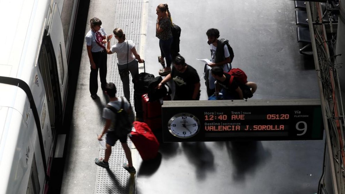 El Govern espanyol preveu bitllets de AVE Madrid-Barcelona per 25 i 30 euros