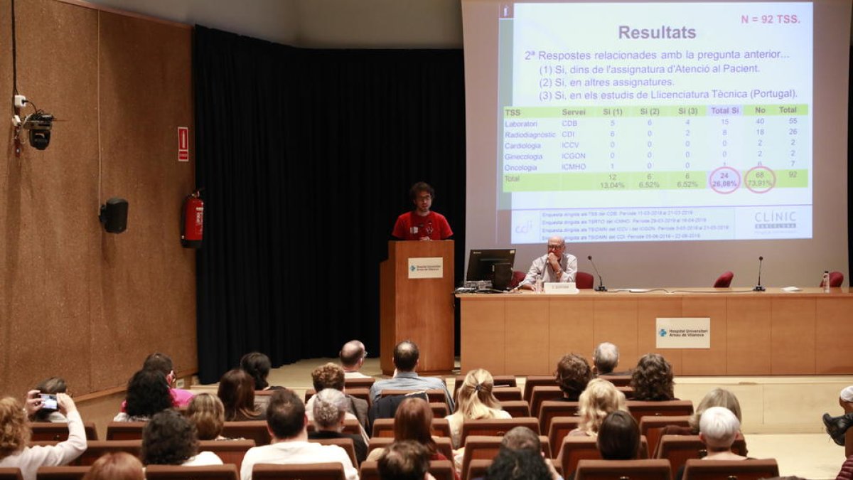 La jornada es va celebrar a la sala d’actes de l’Arnau.