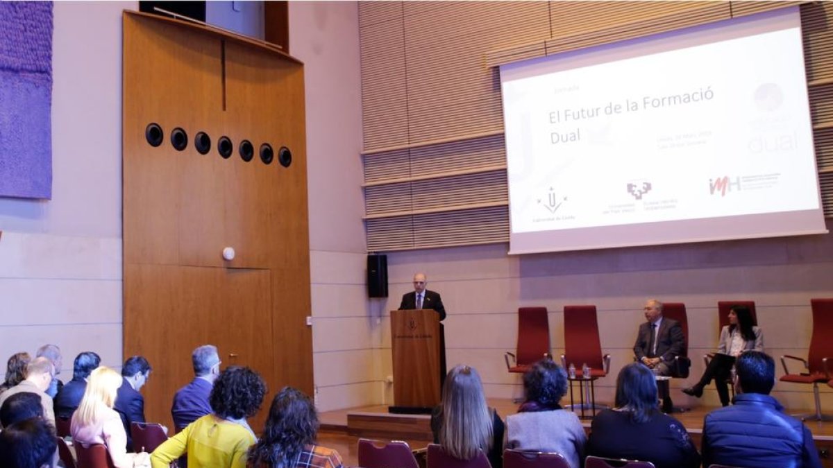 El secretari d’Universitats, durant la seua intervenció a la jornada sobre formació dual.