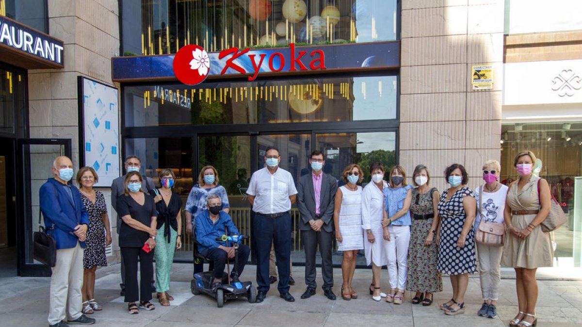 Concentración ayer del Col·legi de l’Advocacia de Lleida.