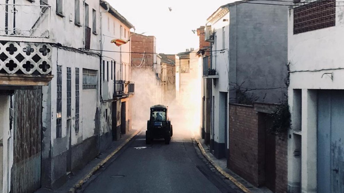 Desinfectan las calles de Vilanova de Segrià y Fondarella