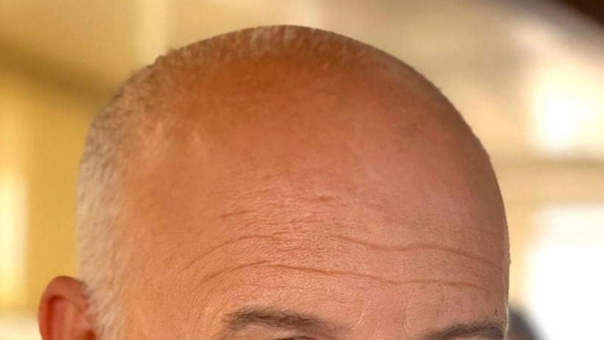 Mo Soluade defensa el base lleidatà Albert Lafuente.