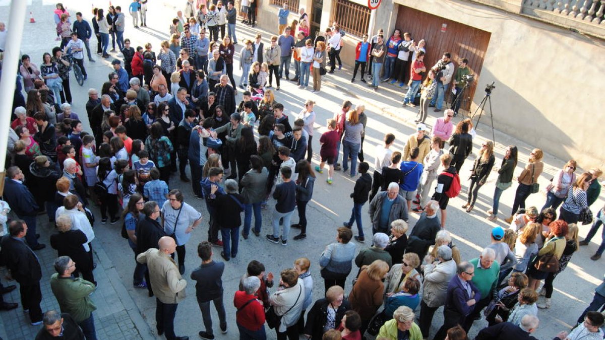 Concentració a Bellvís el 8 d’abril del 2017 per condemnar el crim.