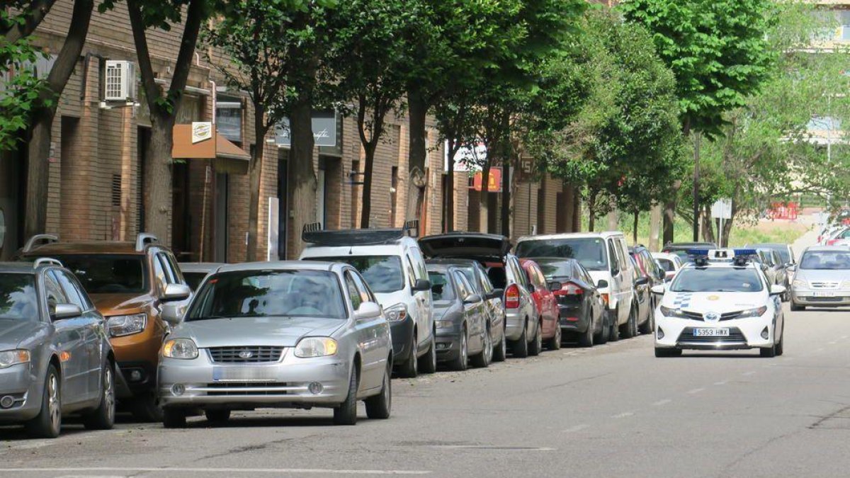 La Urbana de Lleida estrena cámaras móviles con que multará las dobles filas