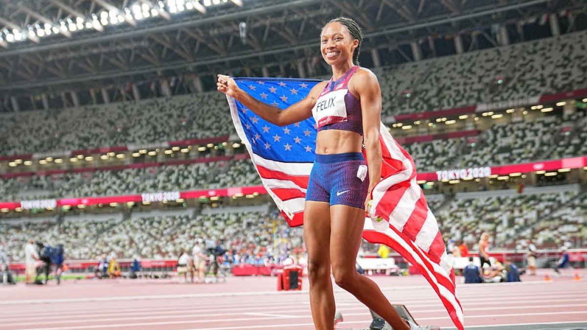 La nord-americana Allyson Felix després de fer bronze en els 400, la seua desena medalla en uns Jocs Olímpics.
