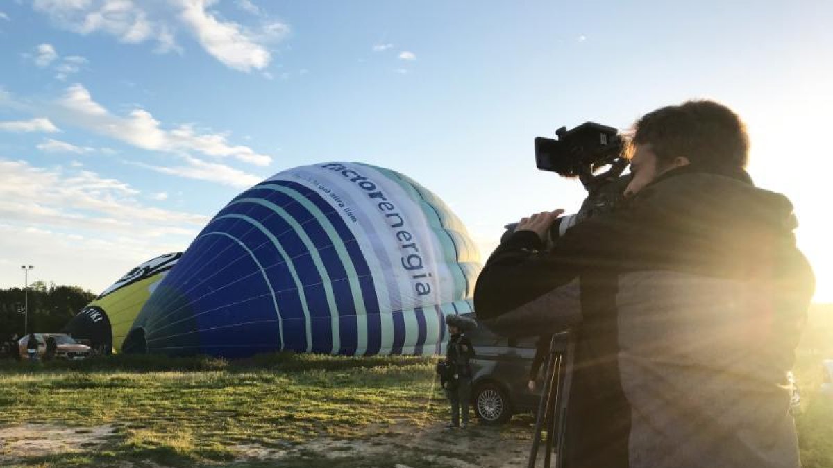 Un momento del rodaje de ‘Globus sonda’ en el Empordà.