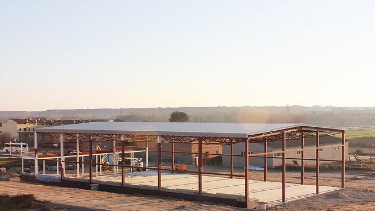 L’estructura de l’edifici del poliesportiu d’Albesa.