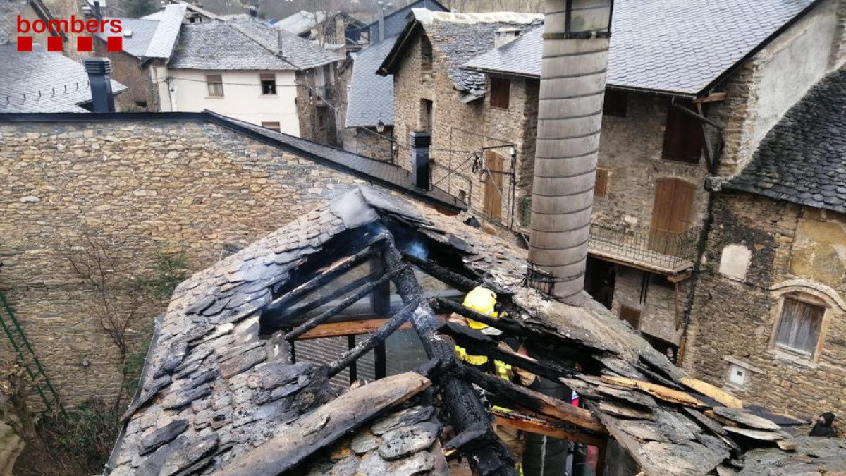 El fuego se inició en una casa del núcleo de Altron.