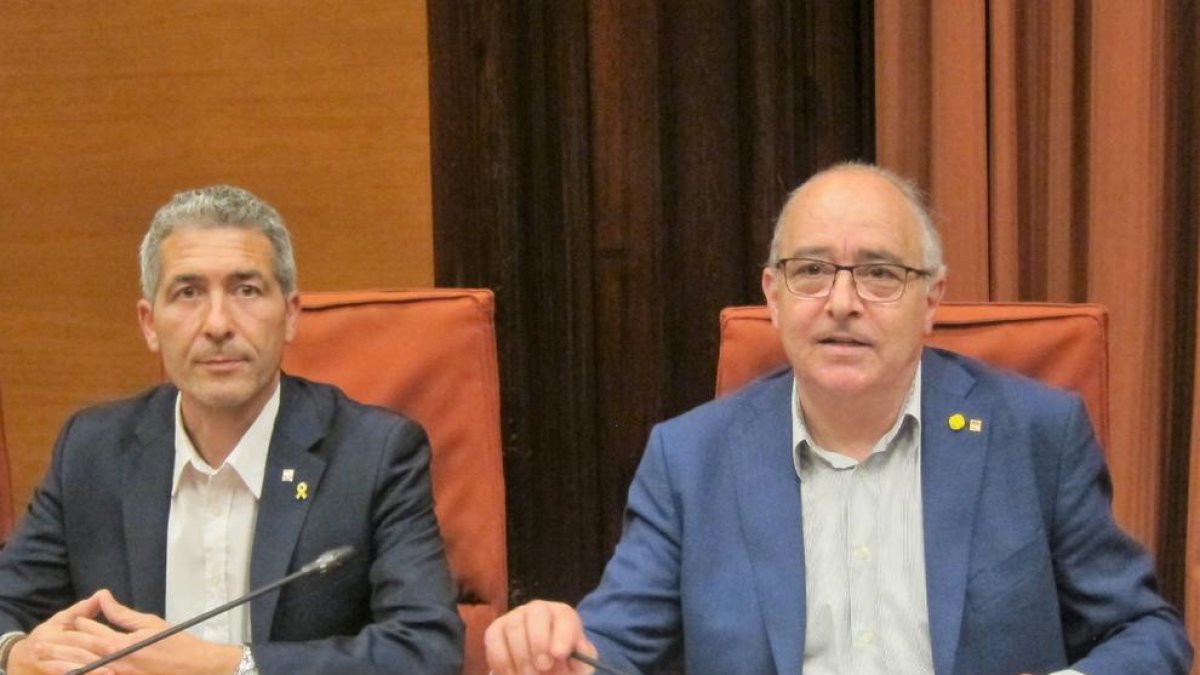 Gonzàlez-Cambray, a l’esquerra, rellevarà Bargalló, a la dreta.