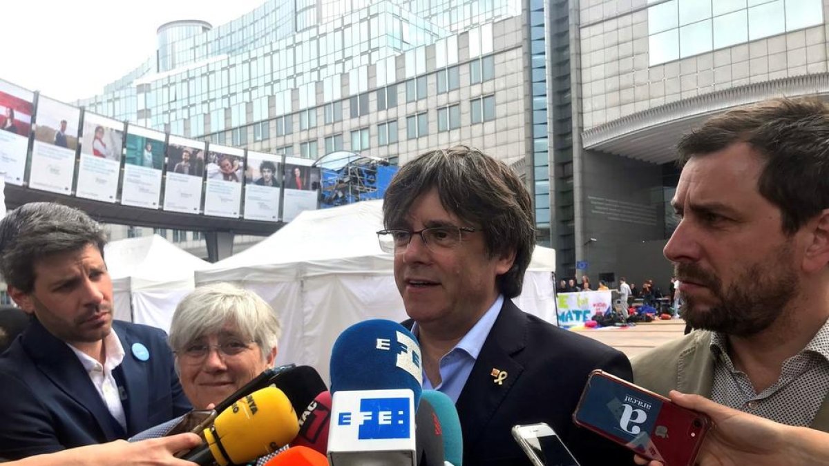 Puigdemont i Junqueras obtindrien escó al Parlament europeu, segons els sondejos