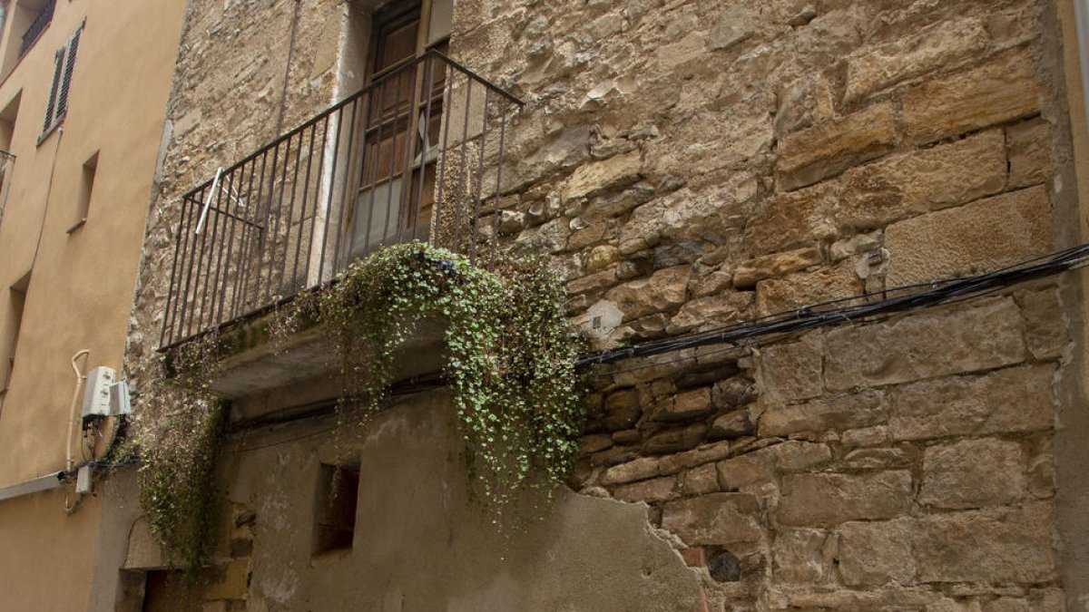 Imagen de la fachada del número 15 de la calle de l’Estudi.