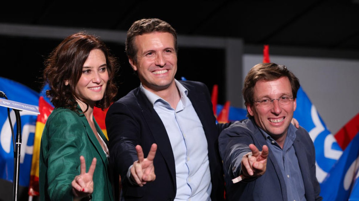 Isabel Díaz Ayuso, Pablo Casado i José Luis Martínez-Almeida.