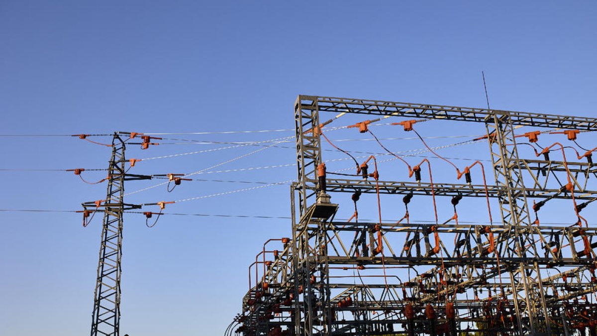 Entre las diez y las once de la noche la luz costará 120,35 euros/MWh, el momento más caro del día.