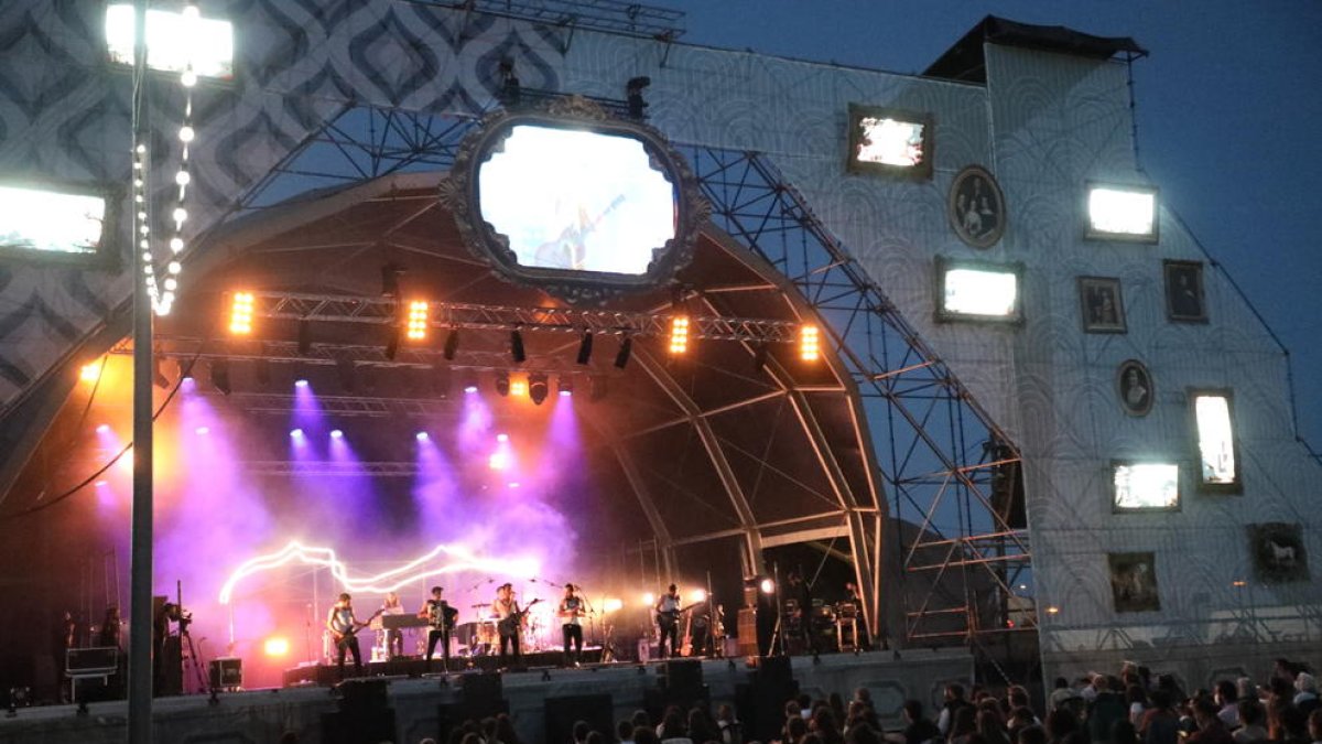 Imagen del concierto de La M.O.D.A ayer por la noche en los Camps Elisis.