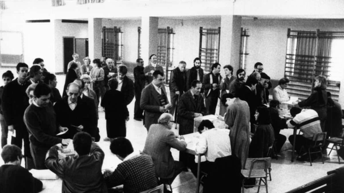 La participació a Lleida ciutat va superar escassament el 52% el 1979. A la província va ser del 60%.