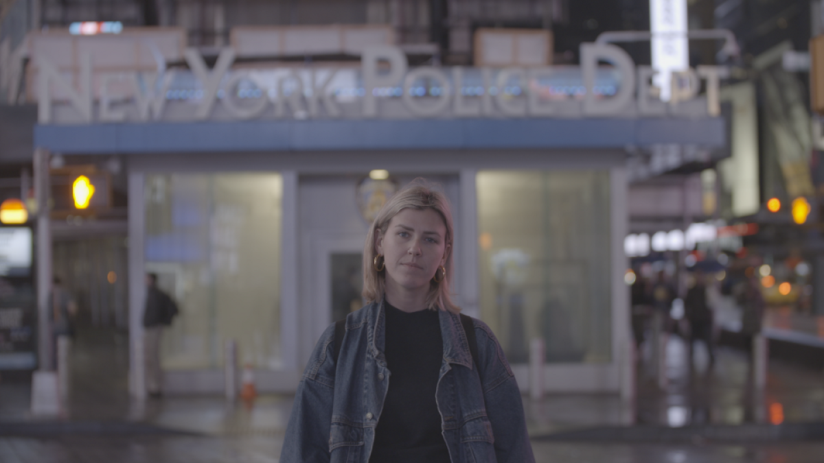 Fotograma de ‘Violades per la policia’, un reportaje sobre EEUU.