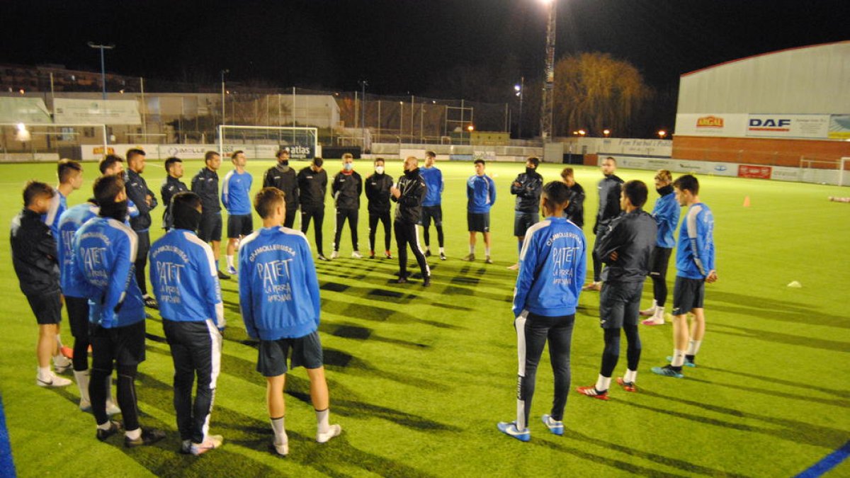 La plantilla del Mollerussa, ahir en la tornada de l’equip a l’activitat.