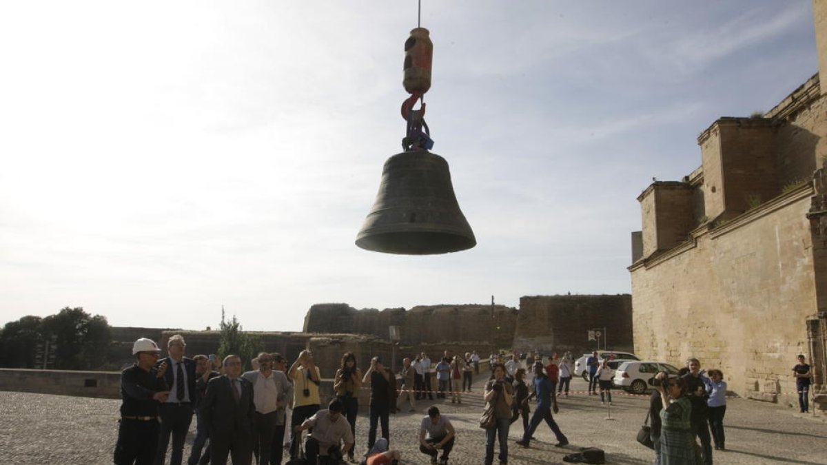 La Mònica es va despenjar de la torre de la Seu Vella el maig del 2014 amb una gran expectació.