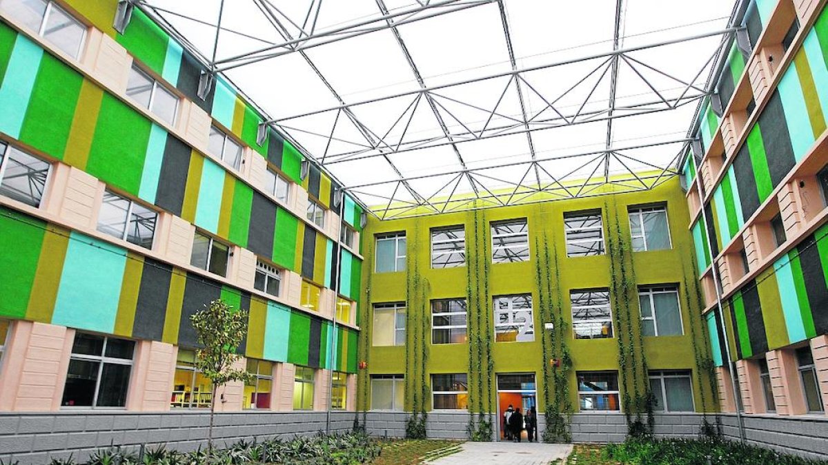 Interior de uno de los edificios en forma de ‘H’ del parque de Gardeny.