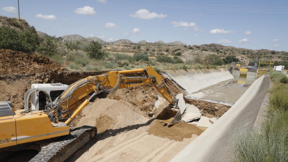 Obres per donar reg provisional a l’Aragó i Catalunya en 3 dies mentre reparen el canal