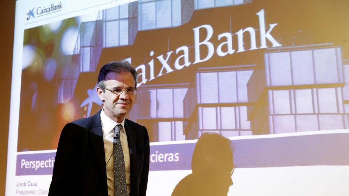 CaixaBank guanya 1.266 milions fins el setembre, el 28% menys, per l'ERO