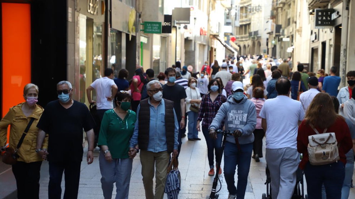 El Eix Comercial de Lleida fue de nuevo muy concurrido tanto por la mañana como por la tarde.