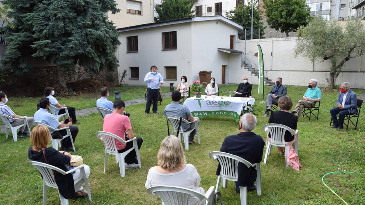 La presentación, ayer, del nuevo local de la entidad en La Seu.