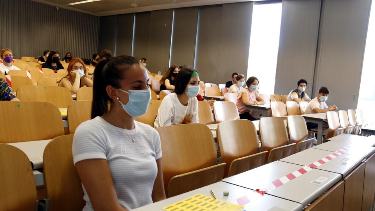 Arranca la selectividad en Lleida con 13 aulas menos que el 2020 a pesar de haber cien alumnos más