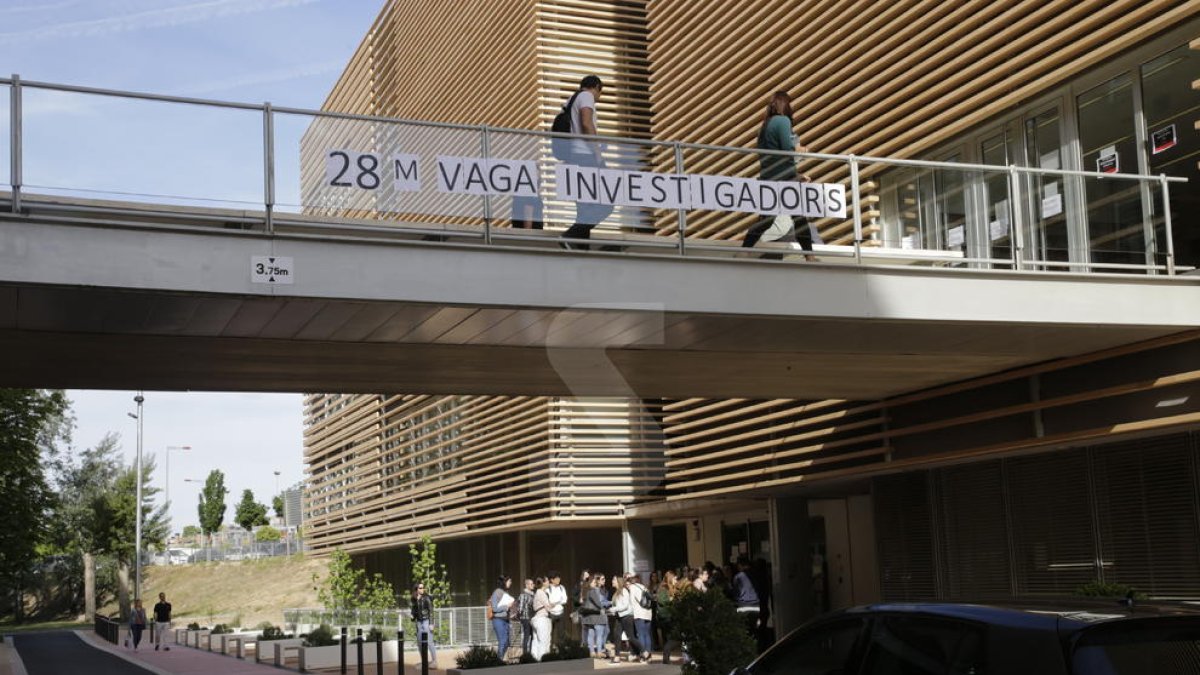 La UdL se compromete a aplicar el incremento salarial al personal investigador