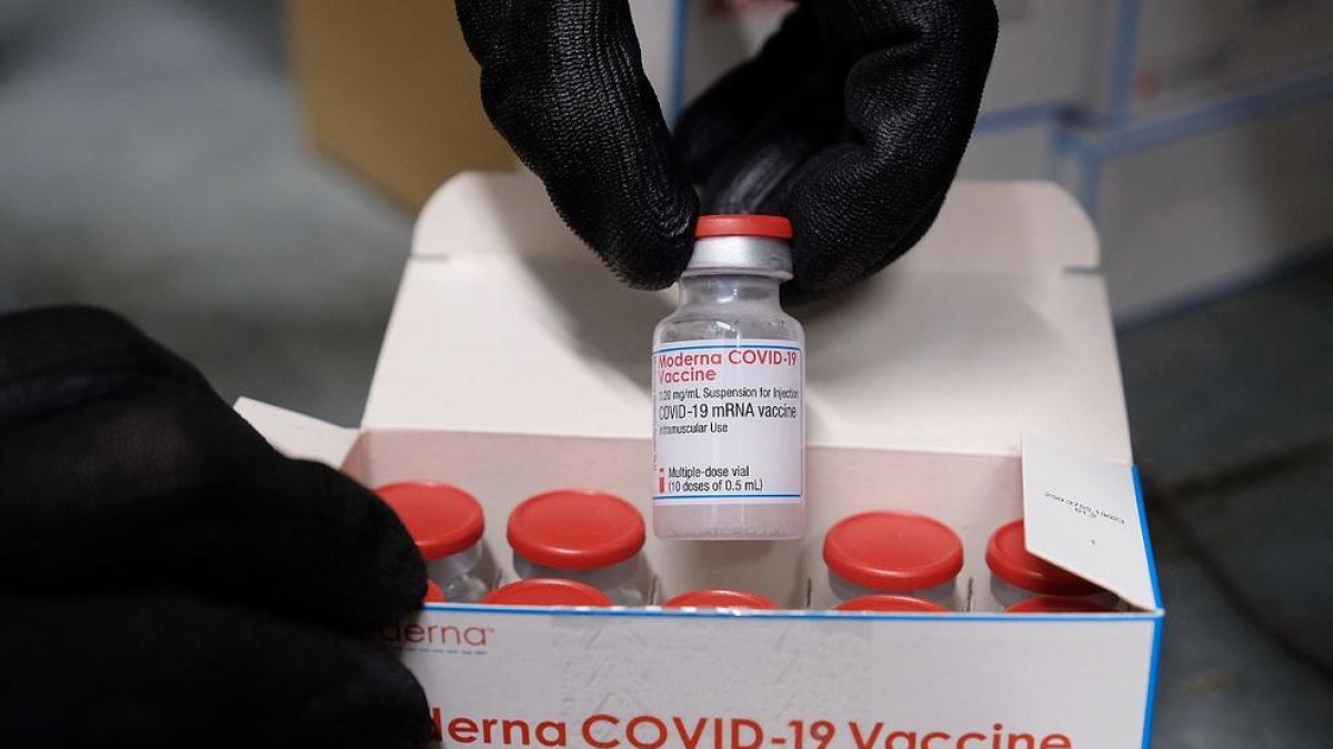 Arriben a Catalunya 5.800 dosis de la vacuna de Moderna