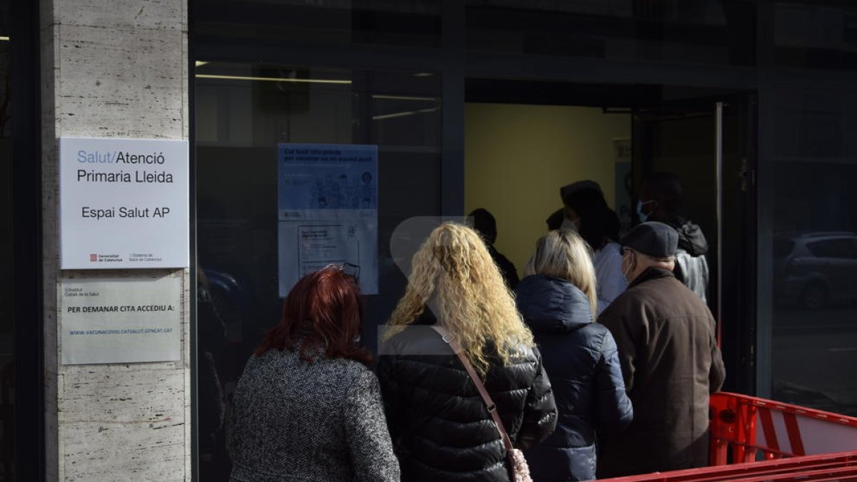 El punto de vacunación de Lleida situado en la avenida Garrigues.