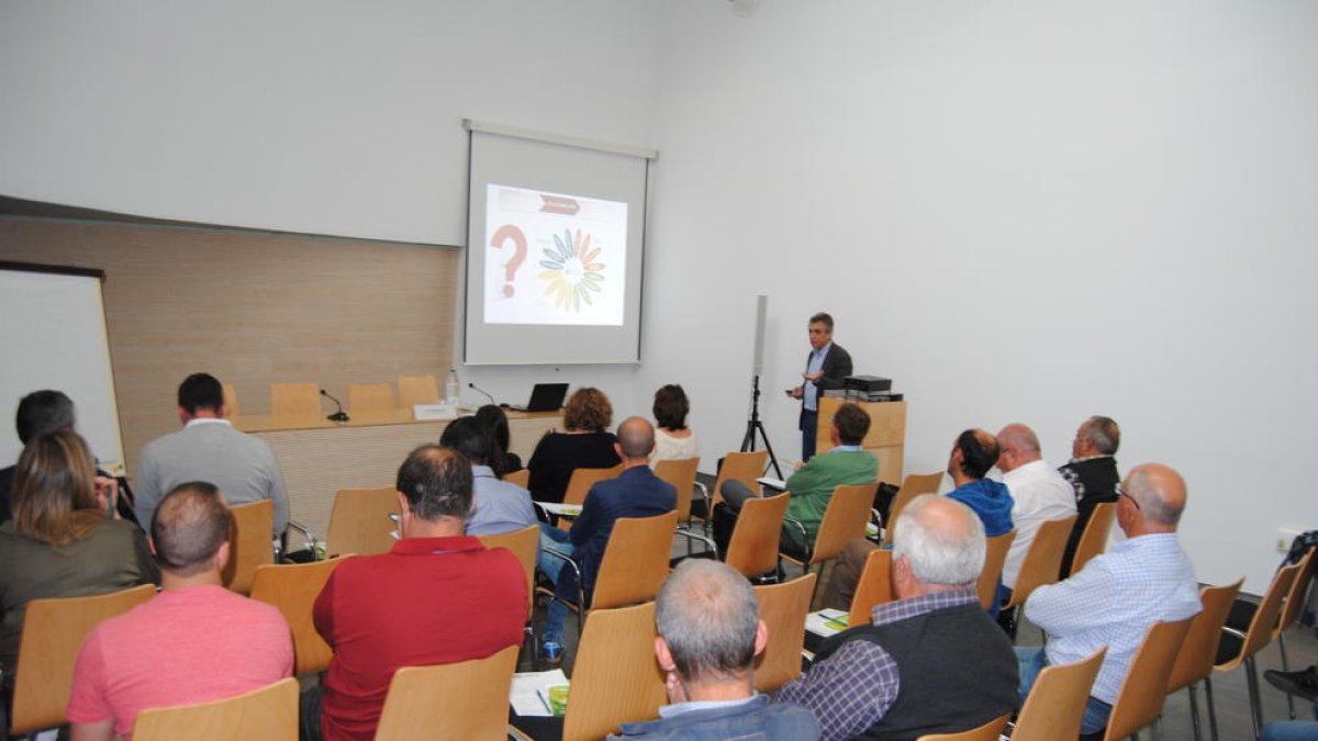 Un moment de la jornada a la cooperativa d’Ivars.