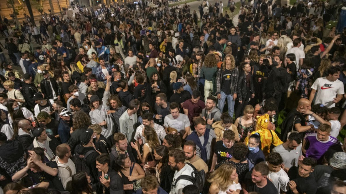 Los indicadores epidémicos siguen descendiendo en el primer día sin estado de alarma: un repaso a las Comunidades Autónomas
