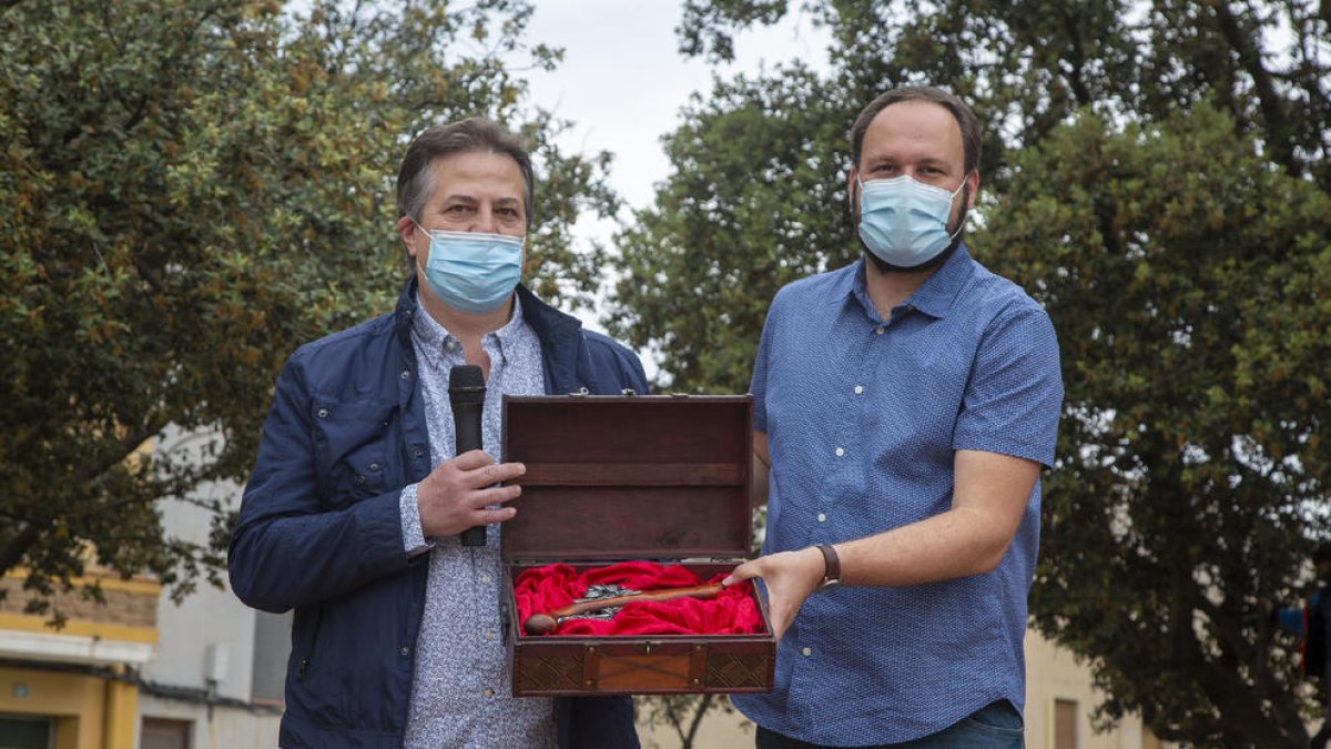 L’infermer Juan Luis Bueno va recollir el guardó.